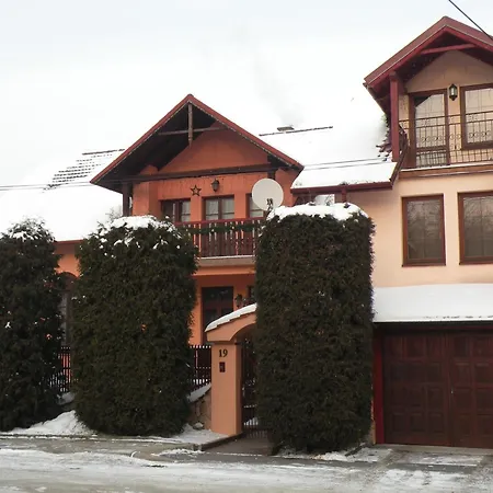 Bed & Breakfast Dom Pod Tujami Krakow