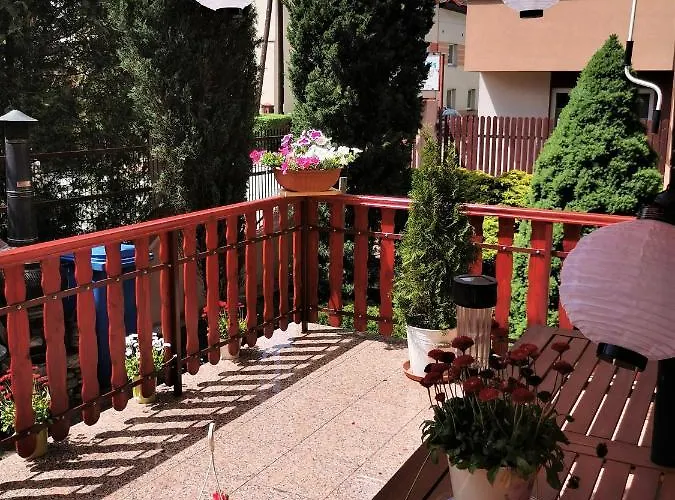 Bed & Breakfast Dom Pod Tujami 3*