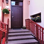 Bed and Breakfast Dom Pod Tujami 3*