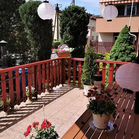 Bed and breakfast Dom Pod Tujami *